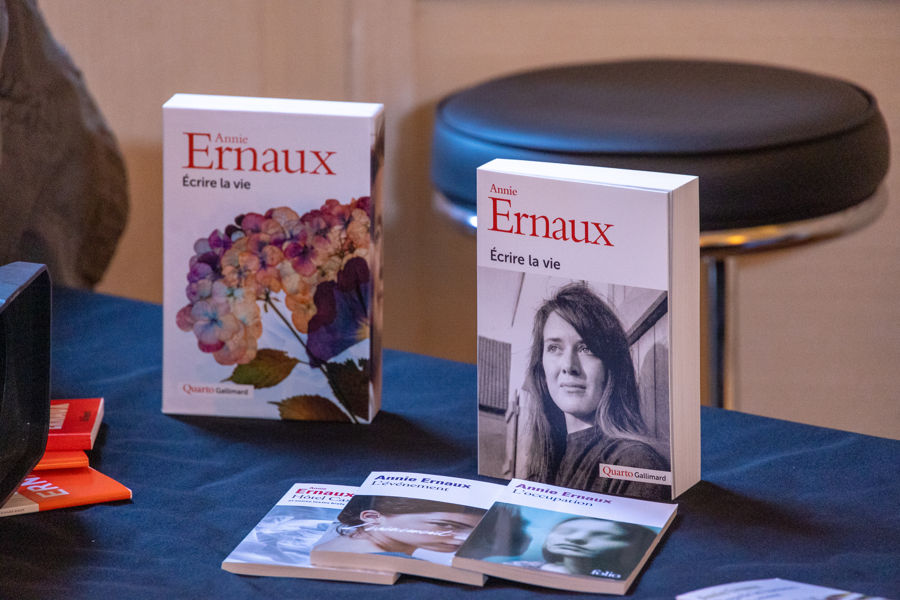 A close-up of French author Annie Ernaux's book as she gives a press conference after winning Nobel Prize in Literature on October 06, 2022 in Paris, France. Image: Marc Piasecki / Getty Images