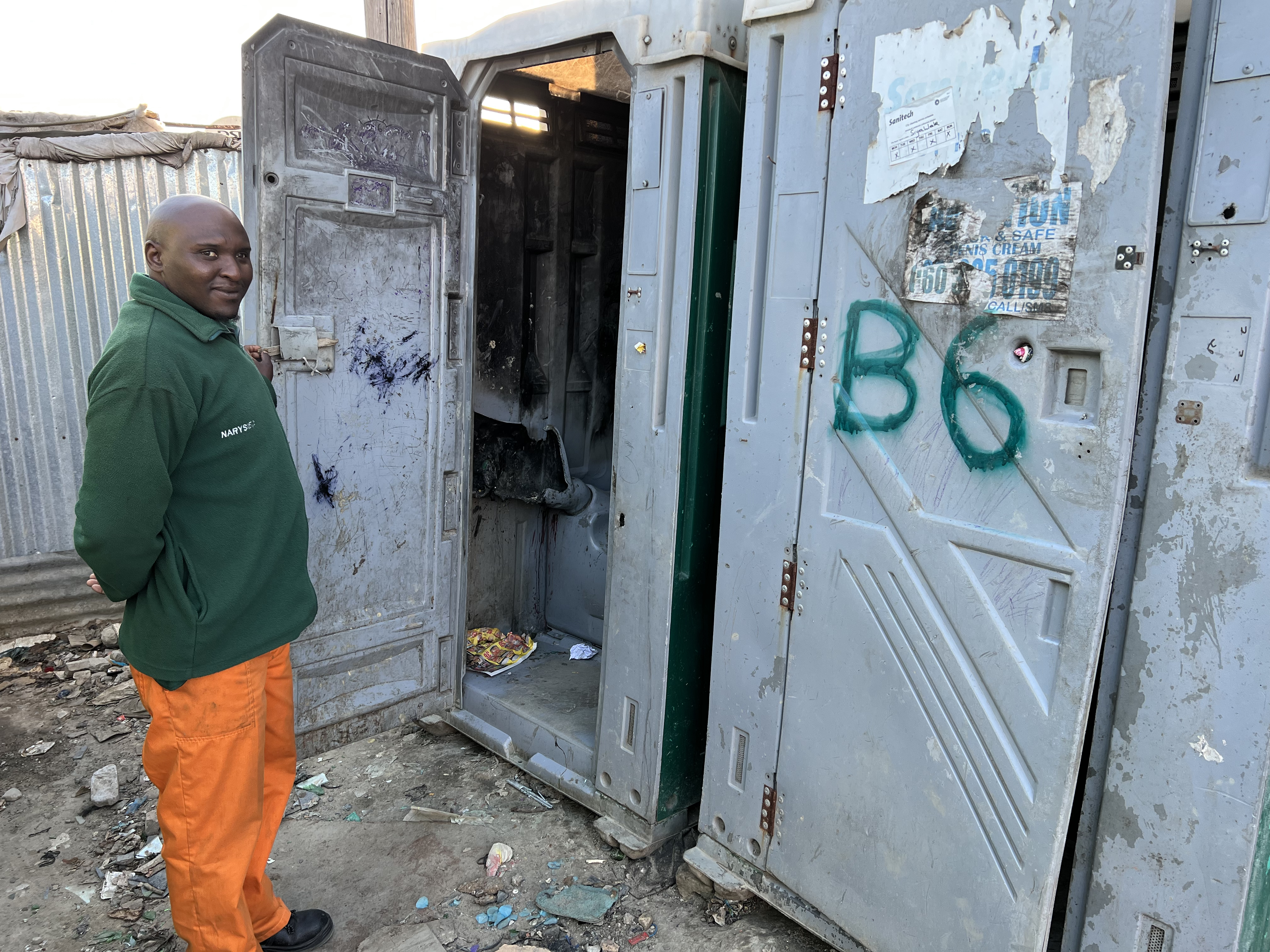 Siyahlala informal settlement, stolen toilets