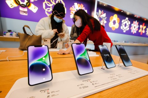 Apple to begin making in-house screens in 2024 in shift away from Samsung