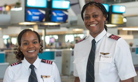 Dreams soar for ‘little girls of colour’ after pilots Moreetsi and Vundla command historic flight from Joburg to Cape Town