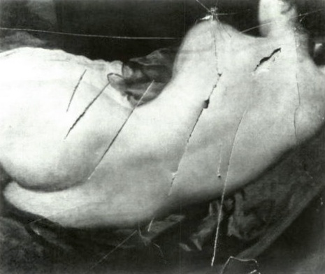 Detail from a photo published in 1914 (before the repairs) showing damage done to 'Rokeby Venus' by Mary Richardson. Image: The National Gallery, London / Wikimedia Commons