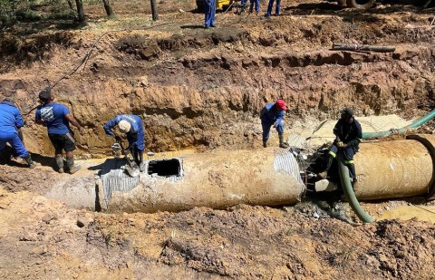 Parched Kariega residents roam streets to hunt for water trucks after major pipe bursts