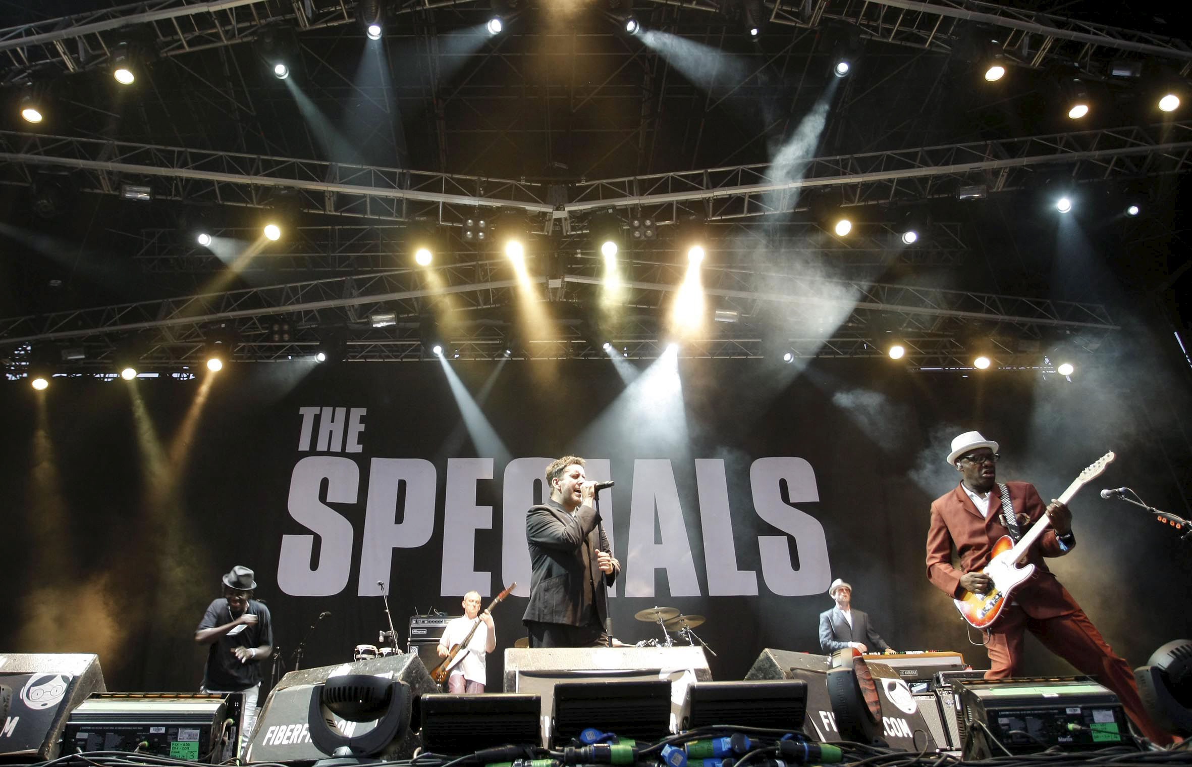 epa02251797 British rock band 'The Specials' perform on the stage during a concert at the 16th Benicassim International Festival (FIB) in Benicassim, eastern Spain, on 17 July 2010. EPA/DOMENECH CASTELLO