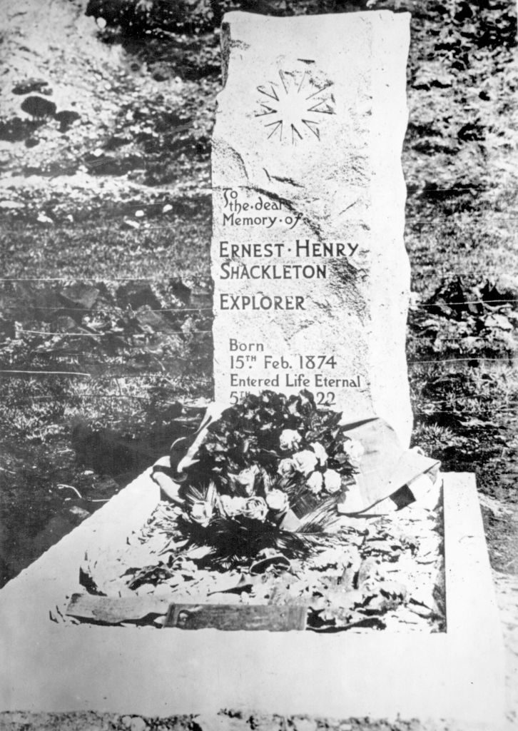 circa 1922: The grave of Irish Antarctic explorer Sir Ernest Henry Shackleton, erected in a whalers' graveyard on the Island of South Georgia. He returned to the island on the 'Quest' a few years after his Antarctic expedition, and died there of a heart attack. (Photo by Hulton Archive/Getty Images)