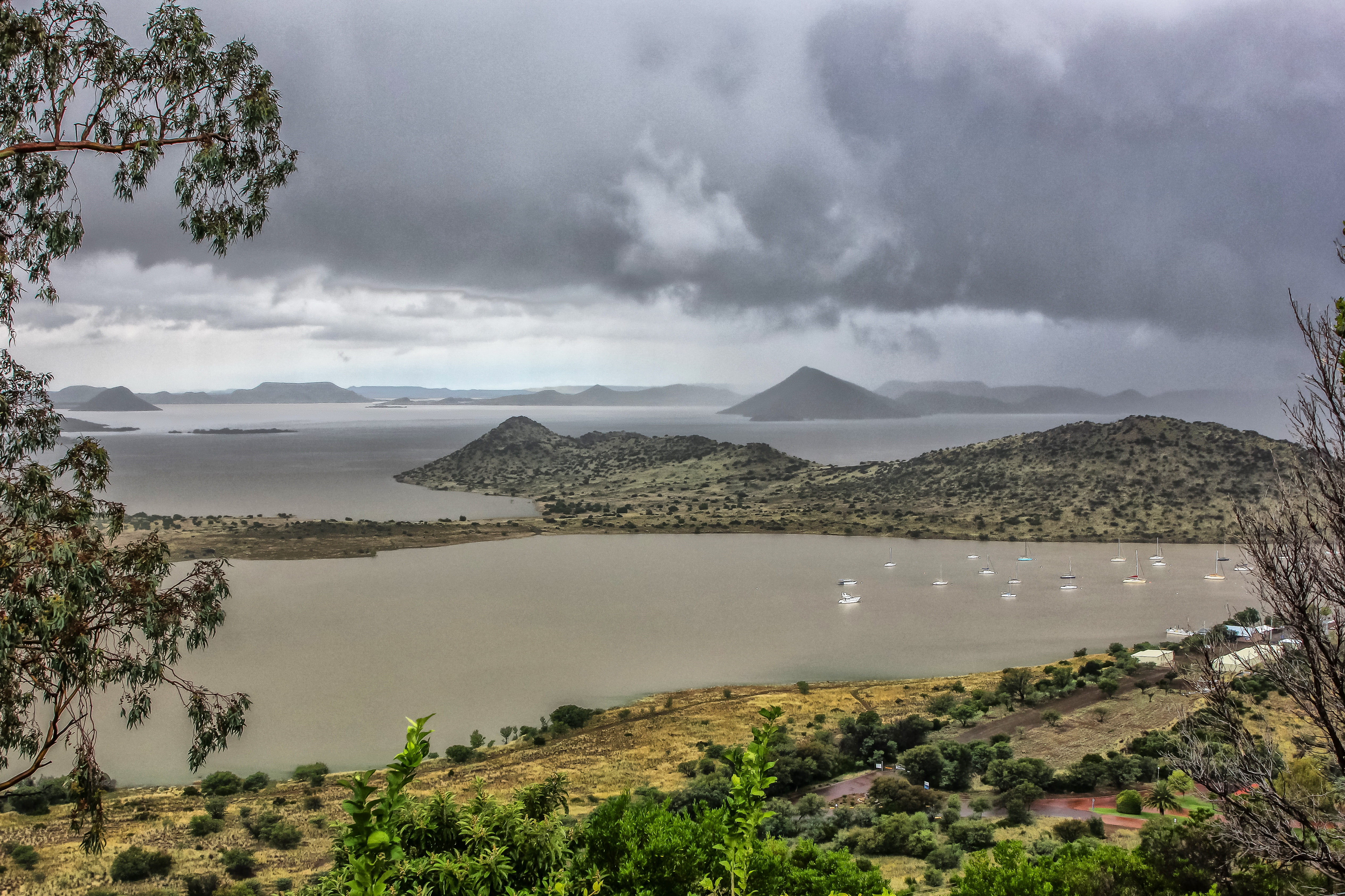 Nearby Lake Gariep in the rainy season. Image: Chris Marais