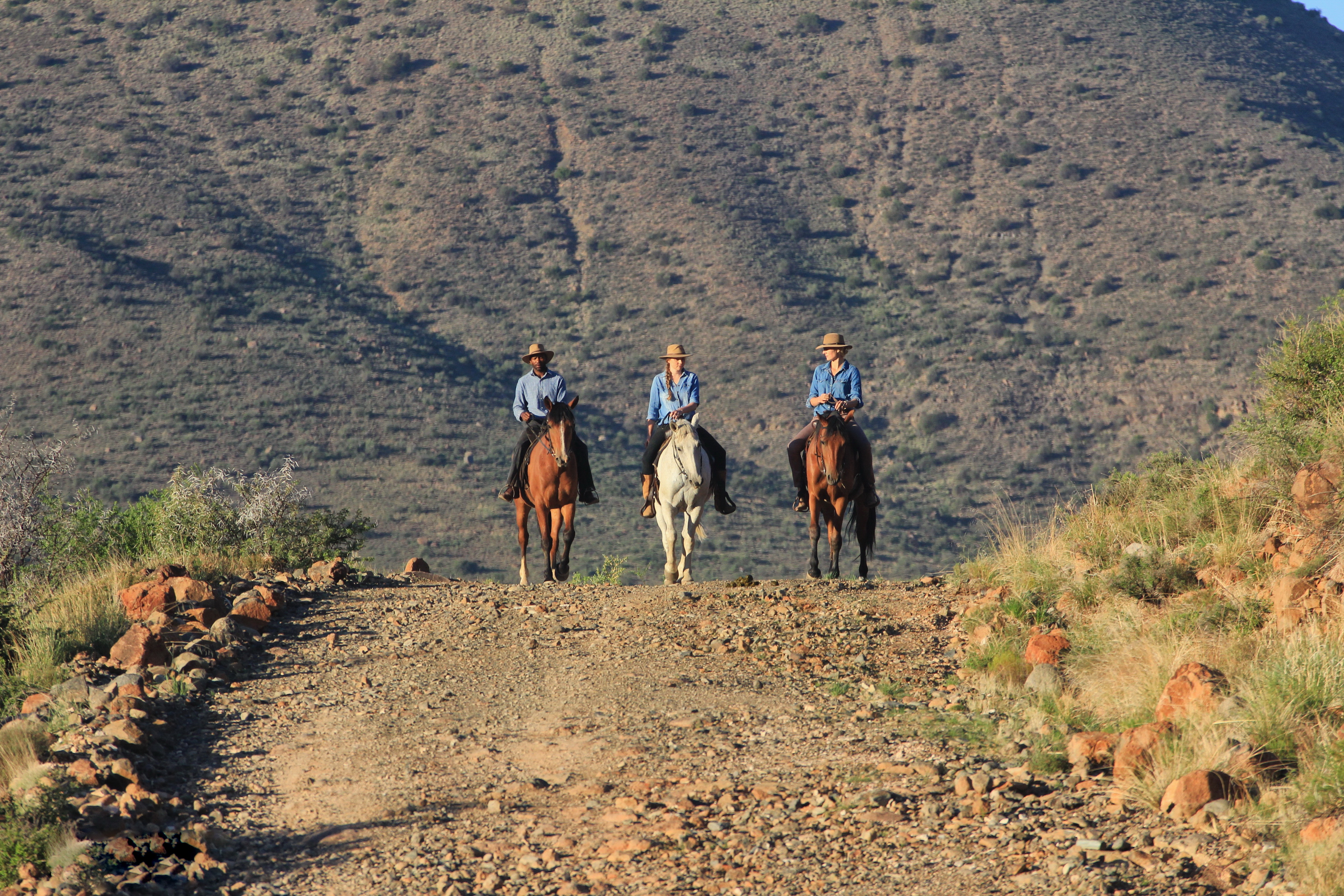 Riders on the ridge – Pieter Salman Bantom, Lindy Naude and Julie Hobson.