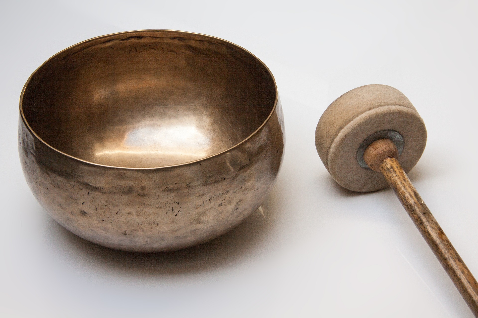 A singing bowl. Image: stux / Pixabay