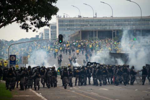 Pro-Bolsonaro rioters invade Brasilia in challenge to Lula