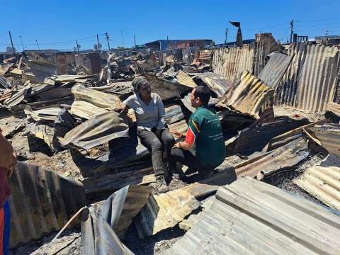 Thousands left homeless as blaze ravages Cape Town informal settlements