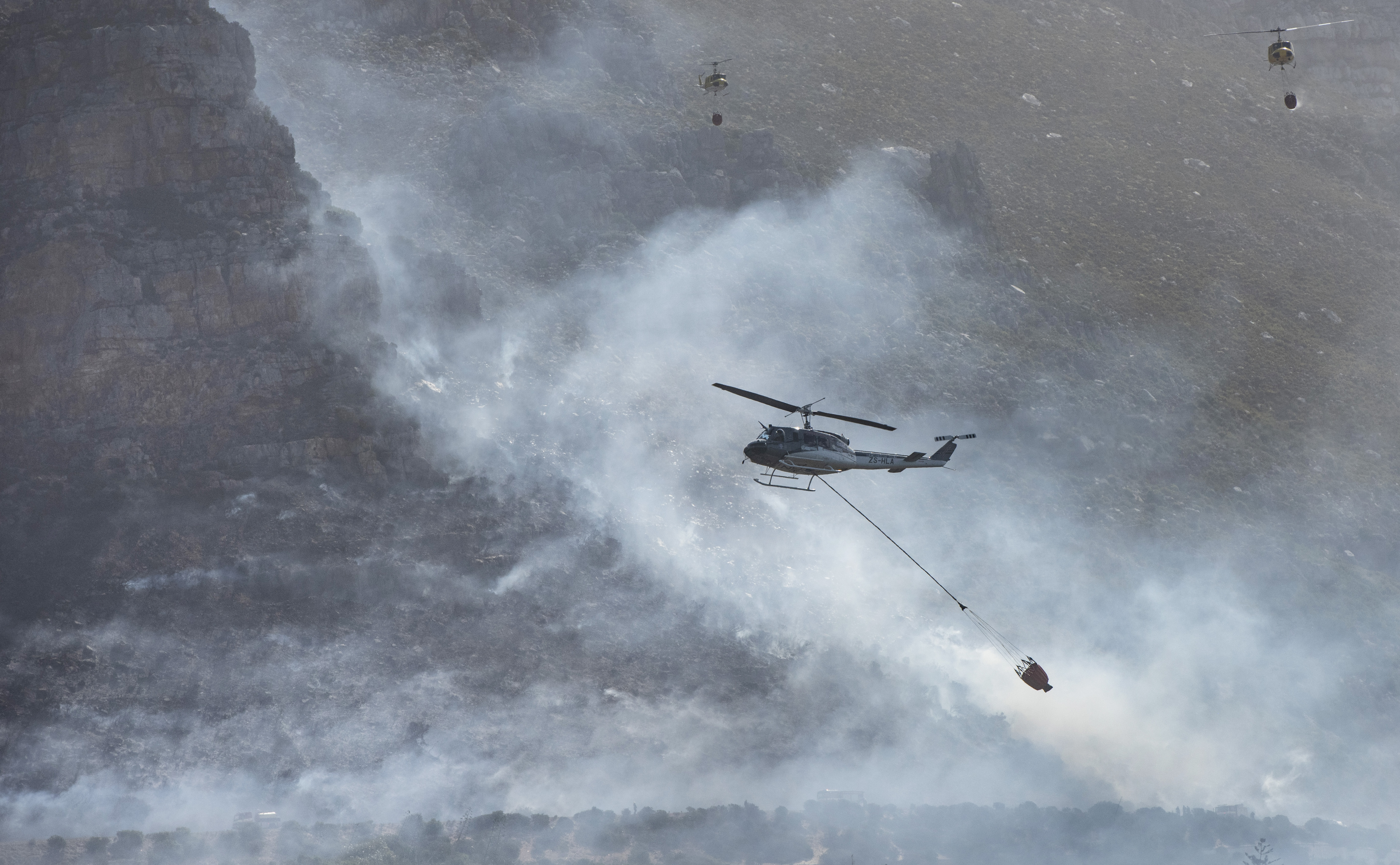 cape town wildfire helicopters