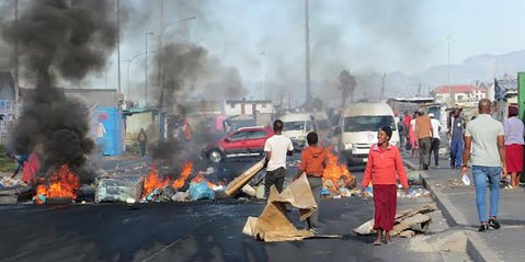 Protesters block main road in Cape Town, demanding electricity