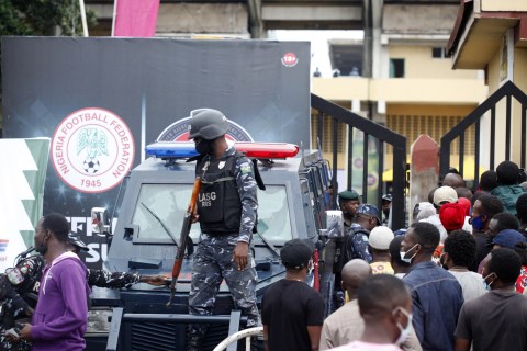 Nigerian gunmen kill eight people, including police chief