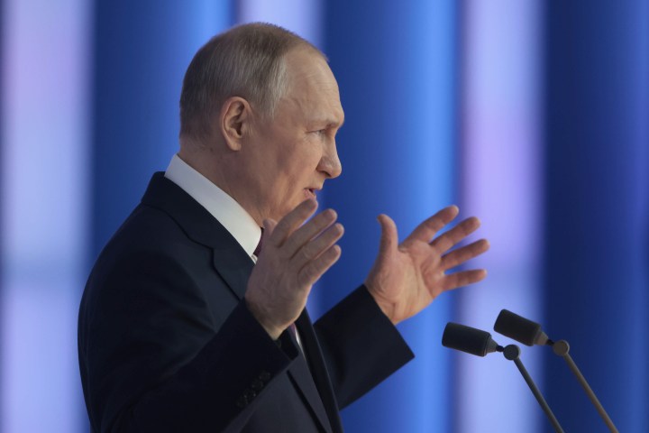 Putin delivers a nuclear warning to the West over Ukraine