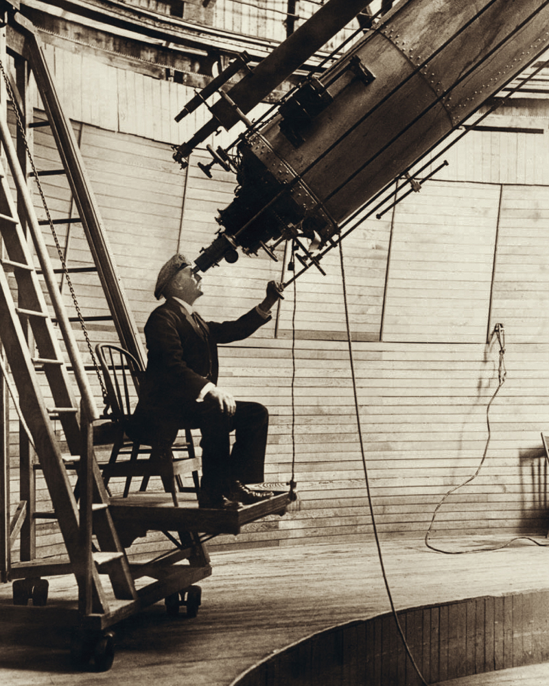 Percival Lowell observing Venus from his observatory in 1914. Image: Lowell Observatory / Wikimedia Commons