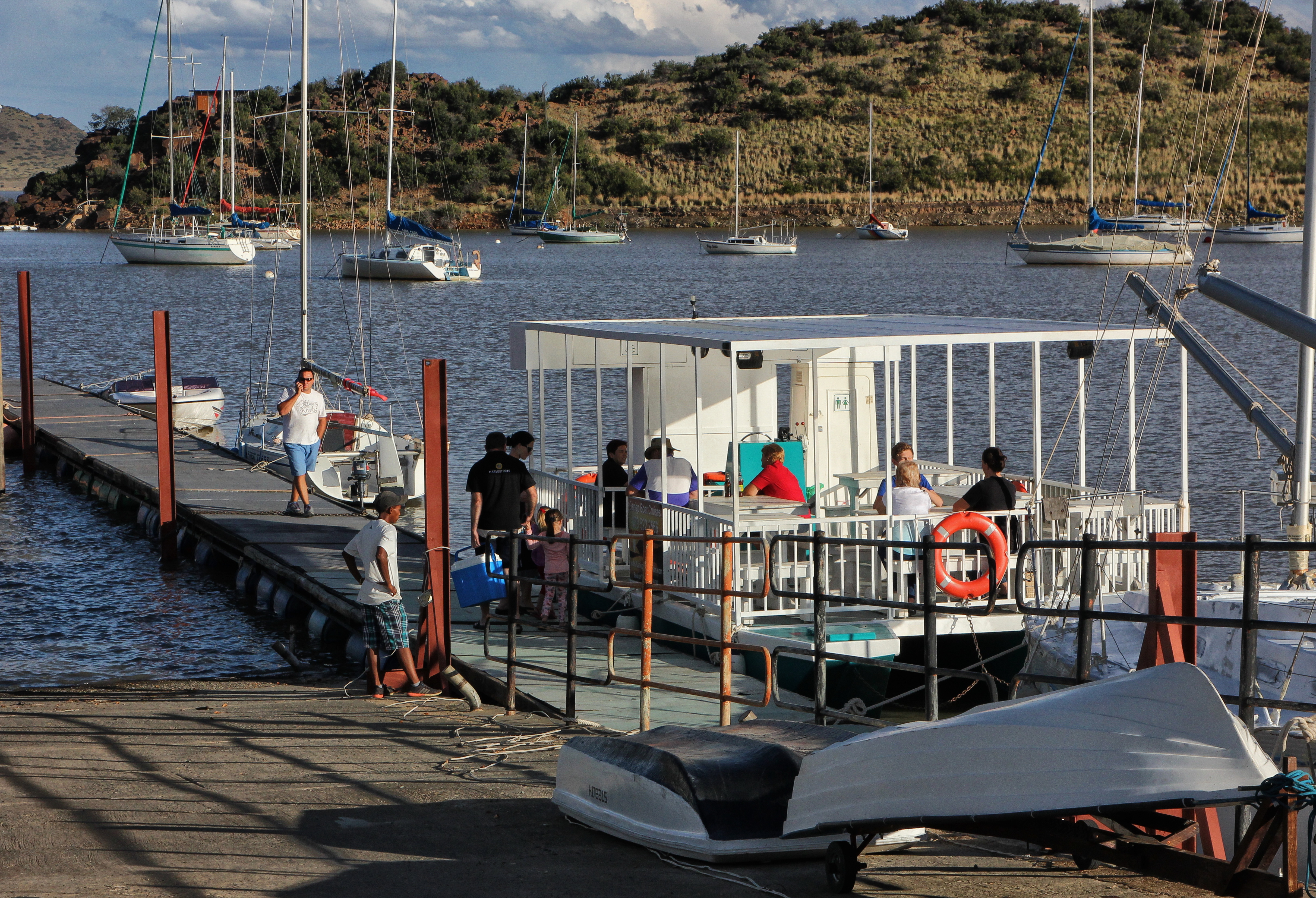 Setting off on an afternoon boat cruise across the dam. Image: Chris Marais