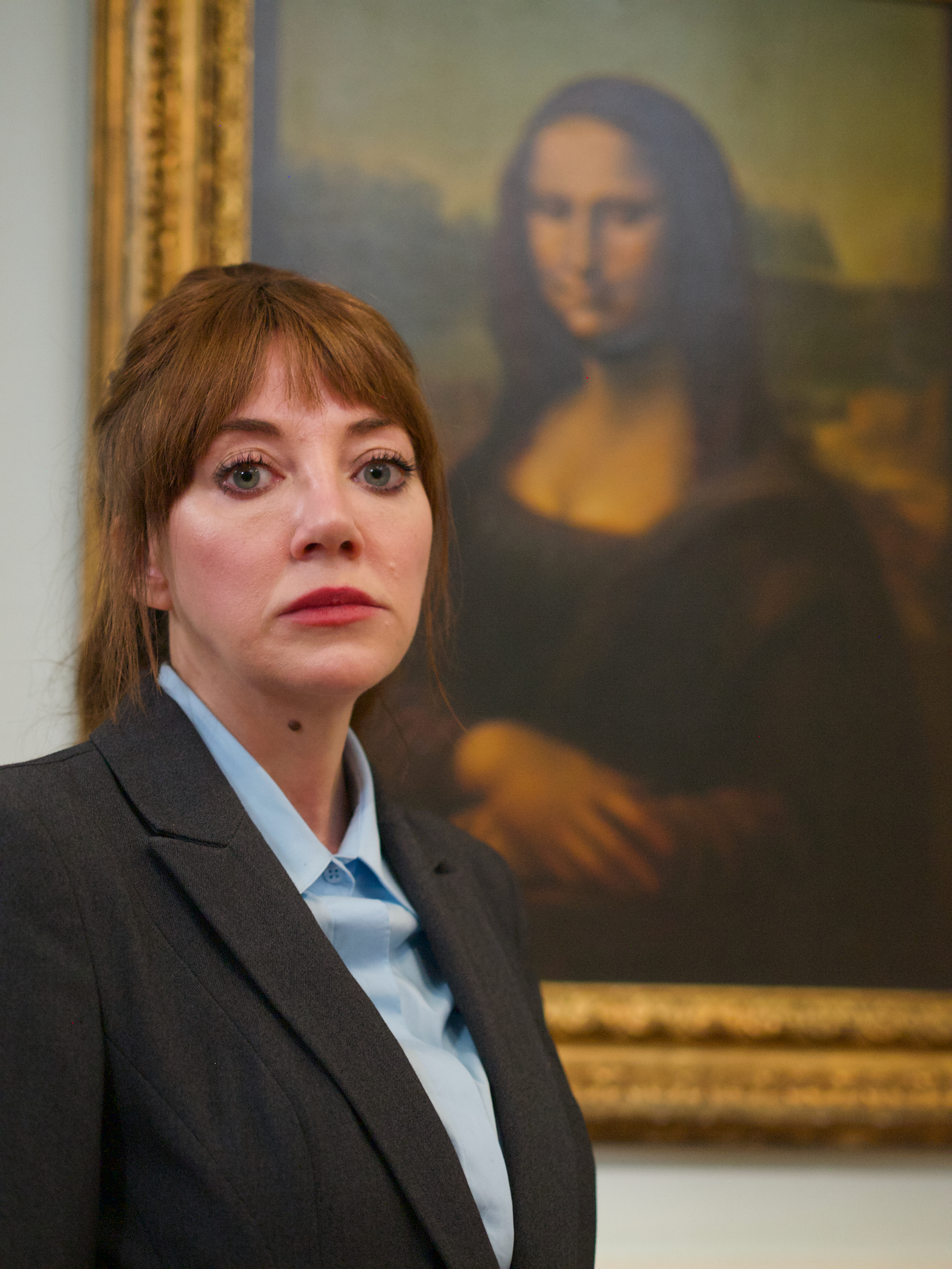 Diane Morgan as Philomena Cunk with 'Mona Lisa' in 'Cunk on Earth'. Image: Courtesy of Netflix