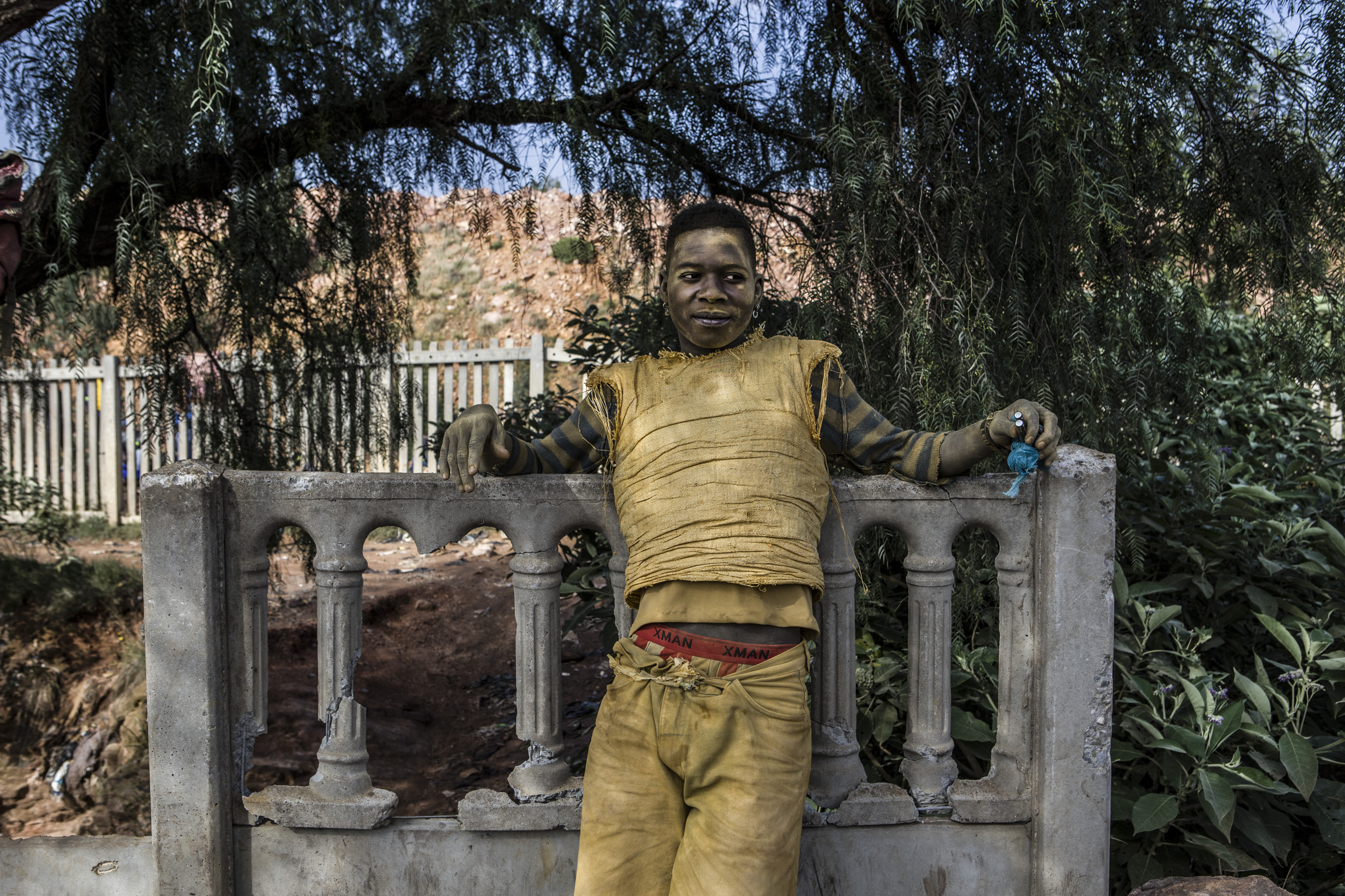 Nandos Simao digs for gold in abandoned mines, from 'Wake Up, This Is Joburg'. Image: Mark Lewis