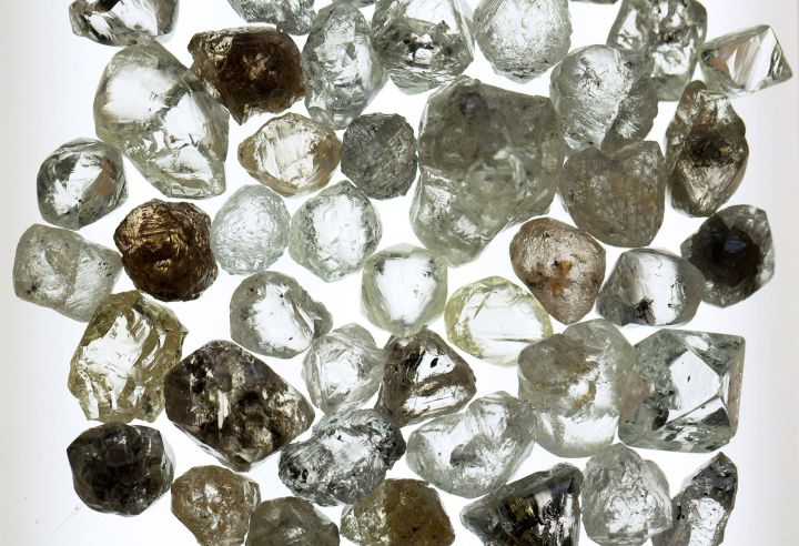 Botswana tests De Beers pact by buying stake in gem trader