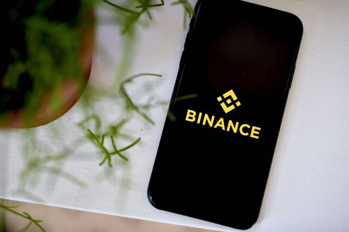 Binance again pauses Bitcoin withdrawals, cites congestion
