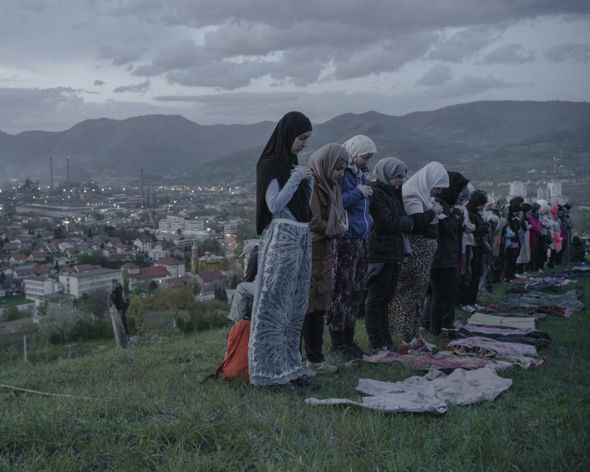"Željezara 9". An estimated 90 percent of Zenica’s population is Muslim. During the fasting month of Ramadan, many of the city’s residents hike together through the surrounding mountains and break their fast together after sunset. The initiator of the hikes, Afan Abazovic, calls it ‘Iftar Hiking’. Under Josip Broz Tito’s Yugoslavia, the city of Zenica developed rapidly as a centre for steel and coal, becoming one of the country’s most important exporters. The steel plant expanded enormously and became one of the largest in Europe; by 1991 Zenica had more than 150,000 inhabitants, with its many grey high-rise buildings giving it the reputation of a rough, working-class town. However, following its privatisation and the economic decline of Bosnia after the Yugoslav war, the number of employees decreased to barely 2,000, and production never returned to its pre-war level. Today, Zenica has one of the highest levels of air pollution in the country and many people suffer from respiratory problems and cancer. At the same time, though, the factory remains the city’s largest employer and an important pillar in Bosnia’s economic system. It is both a curse and a blessing. The fate of the factory and that of the city are inextricably linked: the decline of one means the decline of the other. © Lasse Branding, Germany, Shortlist, Professional competition, Environment, Sony World Photography Awards 2023 