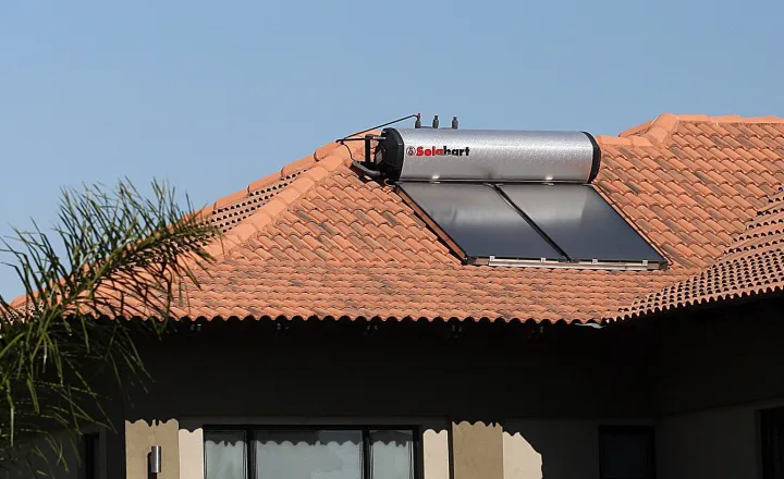 Hot water without electricity – what you need to know about solar water heating