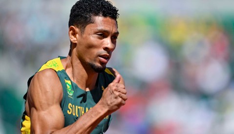 SA Champs – Caster Semenya watches from the stands, Wayde van Niekerk wins 400m heat