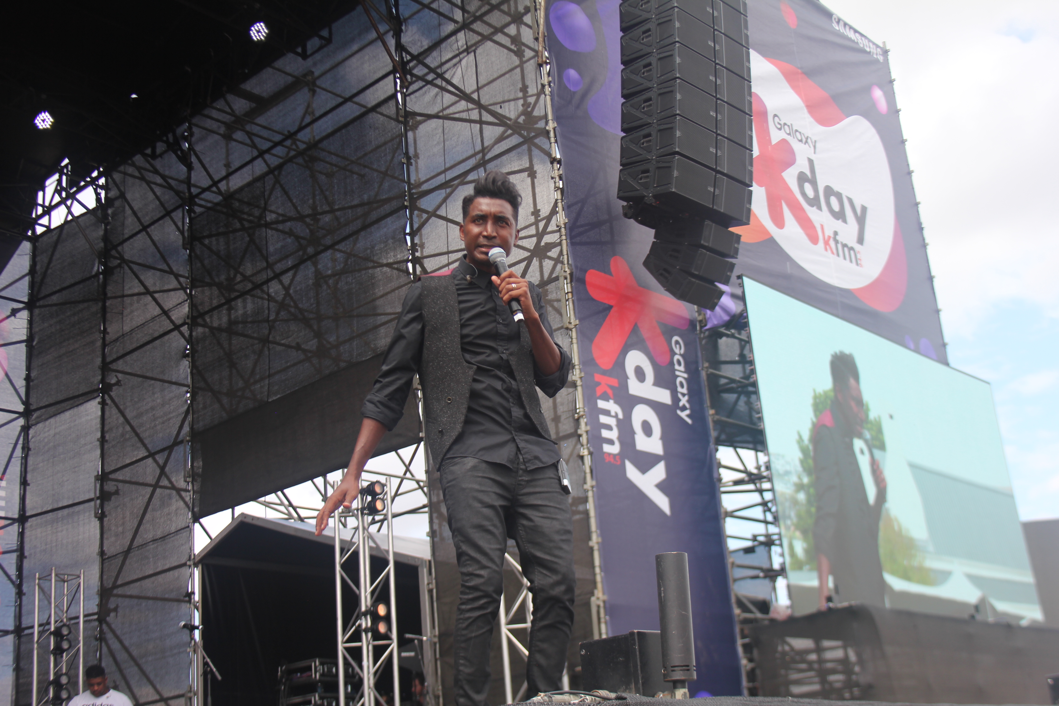 Emo Adams giving the KDay crowd the show that they came for. Image: An Wentzel