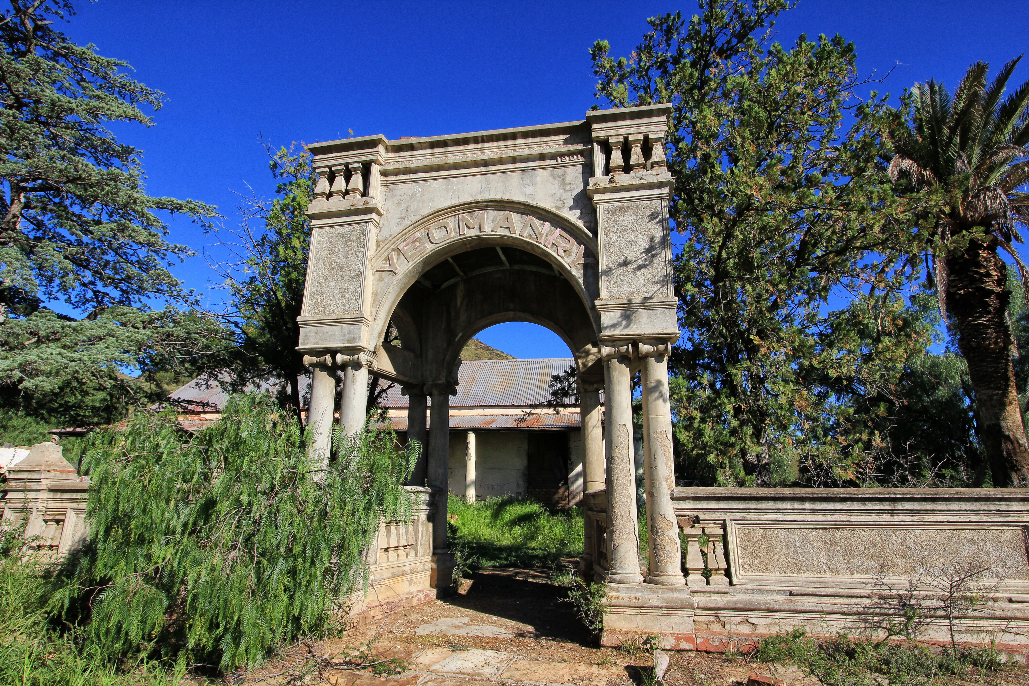 The most significant remaining ruin at the nearby Yeomanry Hotel: the welcoming portico.