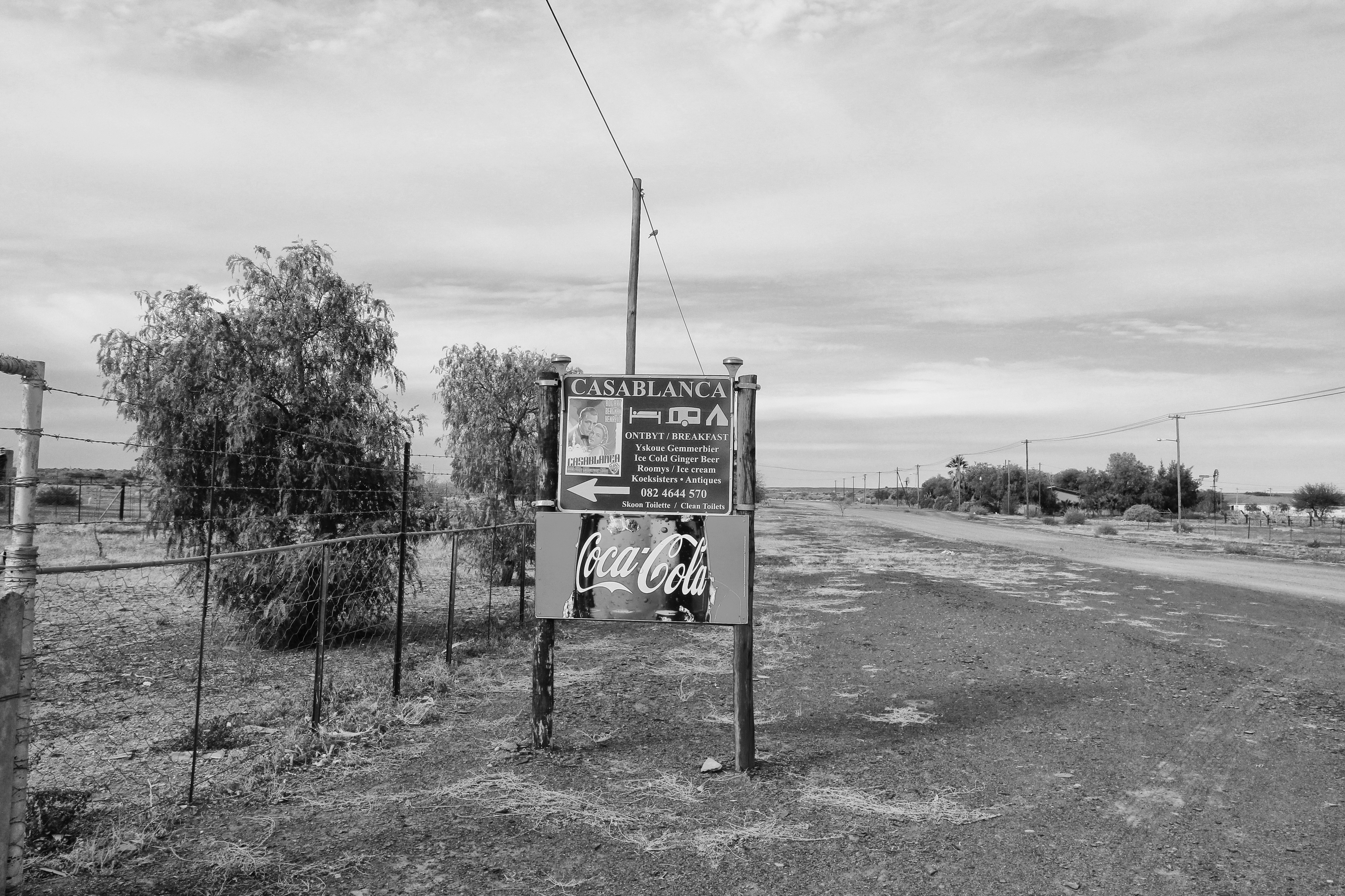 This way to The Casablanca, where Bogart, Presley and their friends have come to Brandvlei. Image: Chris Marais 