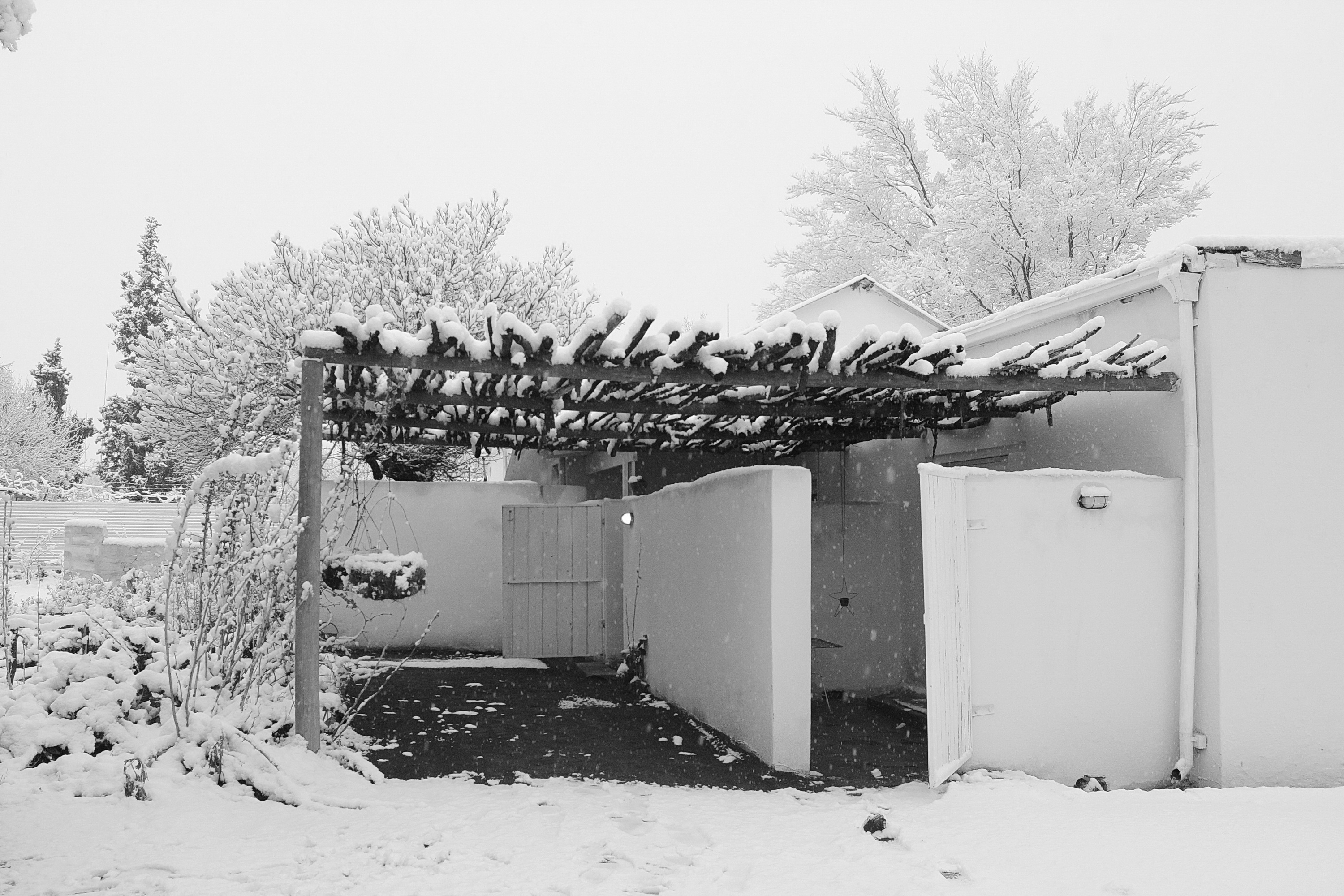 Suddenly snow – a guest unit at the Richmond Café & Rooms enveloped in white. Image: Chris Marais