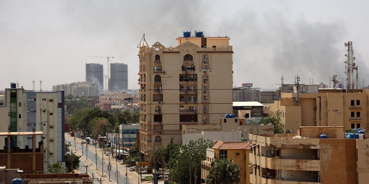 Air strikes hit Khartoum as seven-day ceasefire approaches