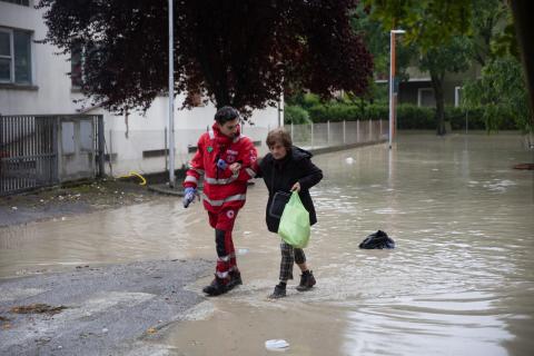 Nine dead in northern Italy floods, Formula One race called off