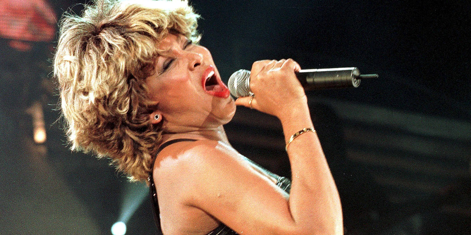 US rock-legend Tina Turner performs on stage of the Hippodrome in Sopot, in the last concert of her European tour in Sopot, Poland, 15 August 2000. (Photo: EPA-EFE / Maciej Kosycarz)