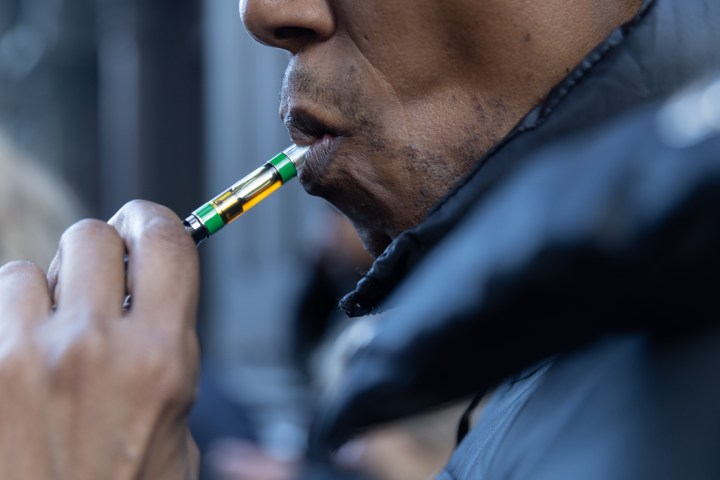 New Zealand government to ban disposable e-cigarettes
