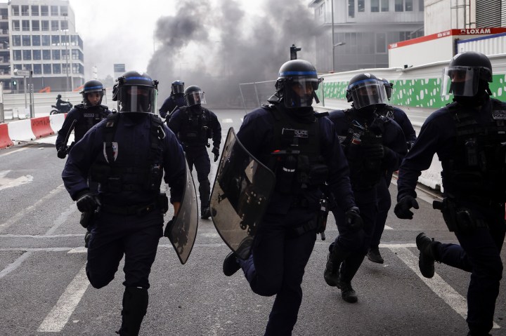 Youths clash with police in French city of Marseille – paper