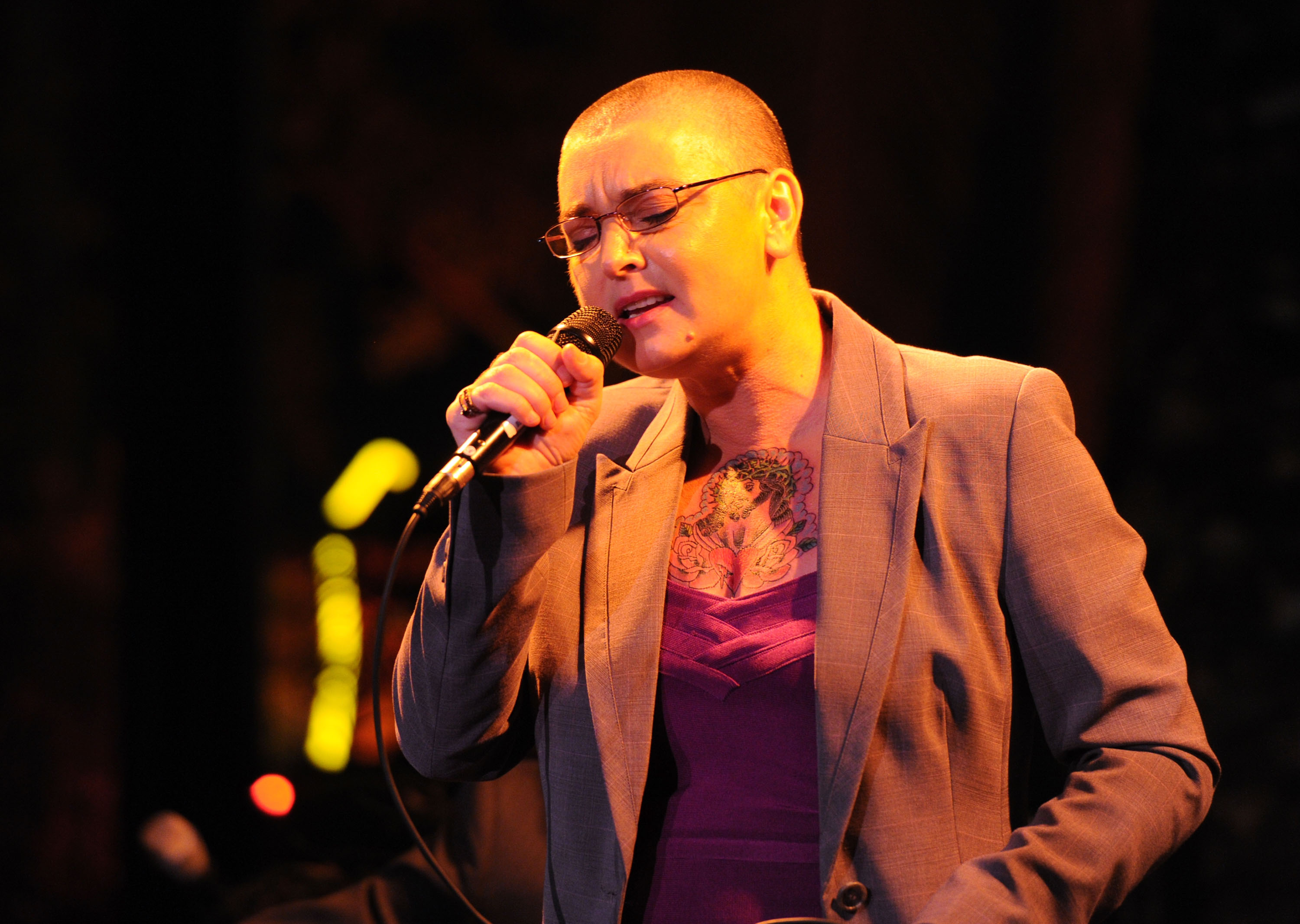 LOS ANGELES, CA - OCTOBER 27: Singer Sinead O'Connor performs at The 2011 amfAR Inspiration Gala Los Angeles held at the Chateau Marmont on October 27, 2011 in Los Angeles, California. (Photo by Alberto E. Rodriguez/Getty Images for amfAR)