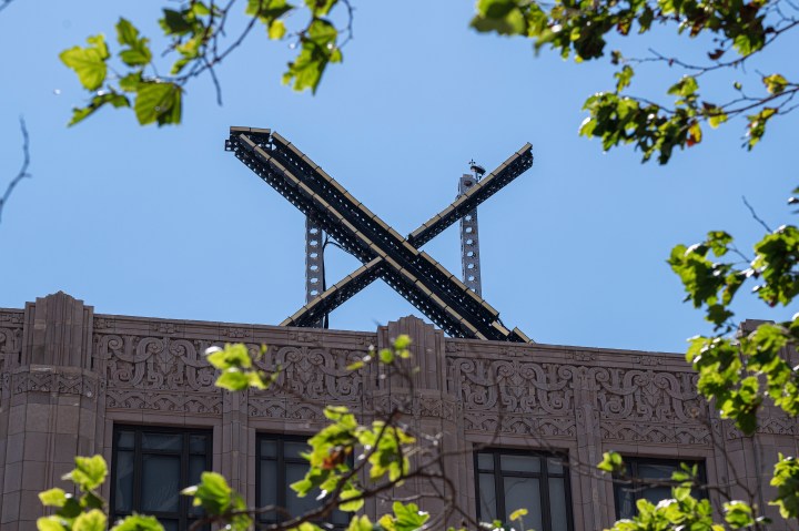 Musk draws heat from San Francisco over giant X logo