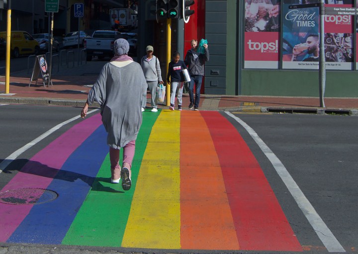 Crossing dressers – queer community lays down rainbow of solidarity against discrimination