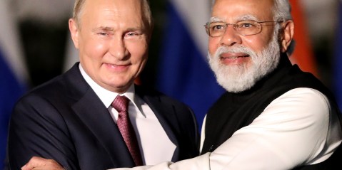 Indian Prime Minister Narendra Modi (R) welcomes Russian President Vladimir Putin prior to a meeting in New Delhi, India 06 December 2021. (Photo: EPA-EFE / Harish Tyagi)