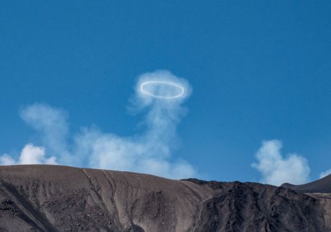Rare smoke rings sighted above Mount Etna, and more from around the world
