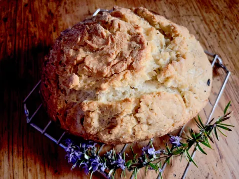 What’s cooking today: Rosemary and olive braai bread
