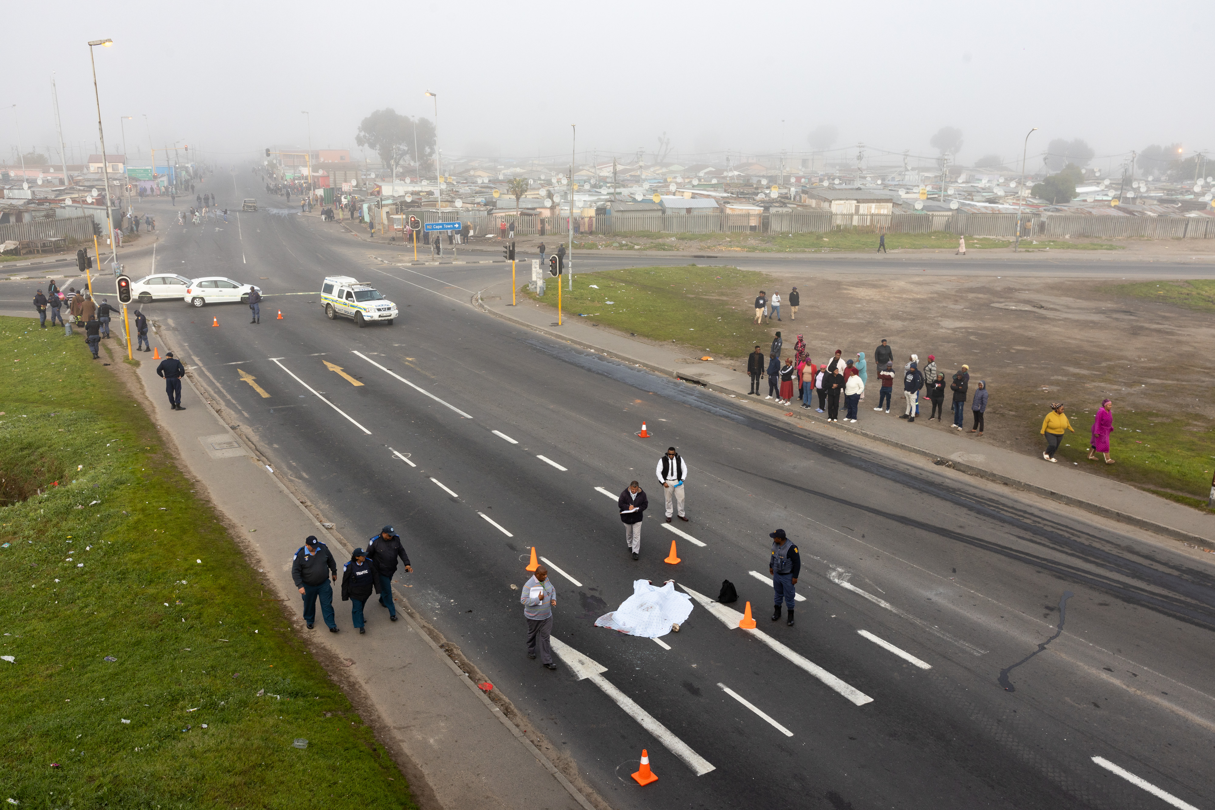 A dead person lies at the N2 and Borcherds Quarry intersection