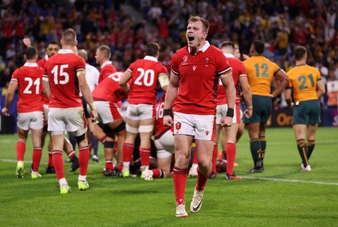 Wales power into quarterfinals, shove Wallabies towards exit