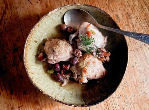 What’s cooking today: Chicken, chorizo and olive potjie