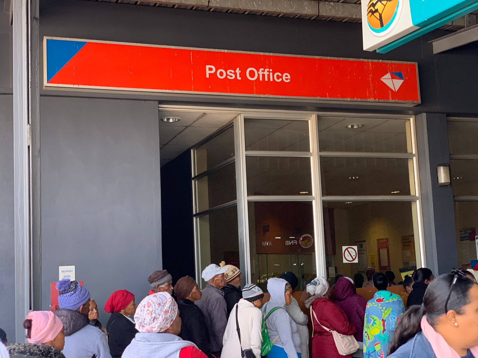 Post Office in Paarl, social grant payments