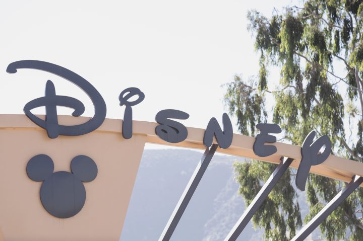 Disney Said to Near Multibillion-Dollar Deal With Reliance