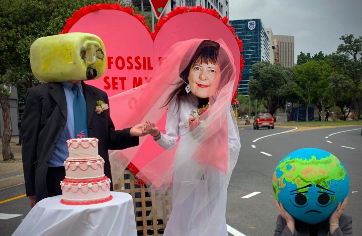 ‘Environment minister’ ties the knot with her ‘one true love, Big Oil’