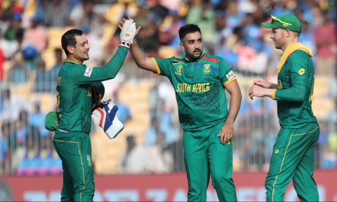 Proteas sneak past Pakistan to charge to top of Cricket World Cup table