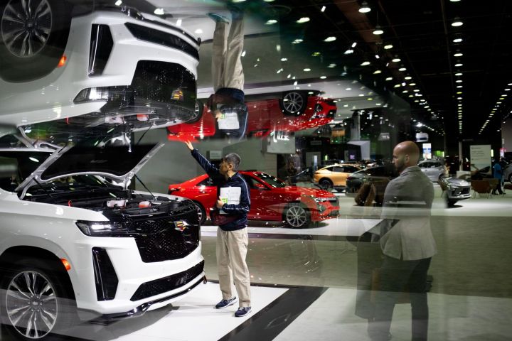 GM Commits Billions to Shareholder Returns as EV Push Stalls