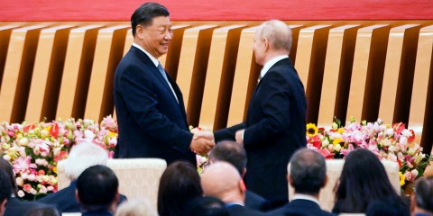 China’s Xi meets top Russian legislator in sign of tight ties; Finland seals bulk of Russian border